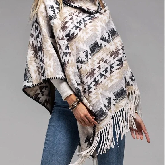 Western Poncho Sweater Fringe Tassels One Size Wrap White Gray - Picture 2 of 5